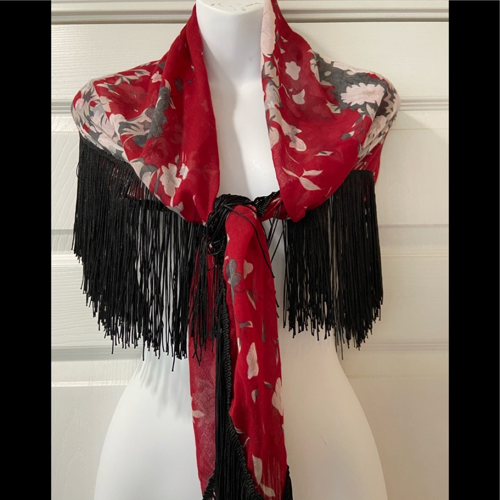NWOT Gorgeous fringe floral print scarf